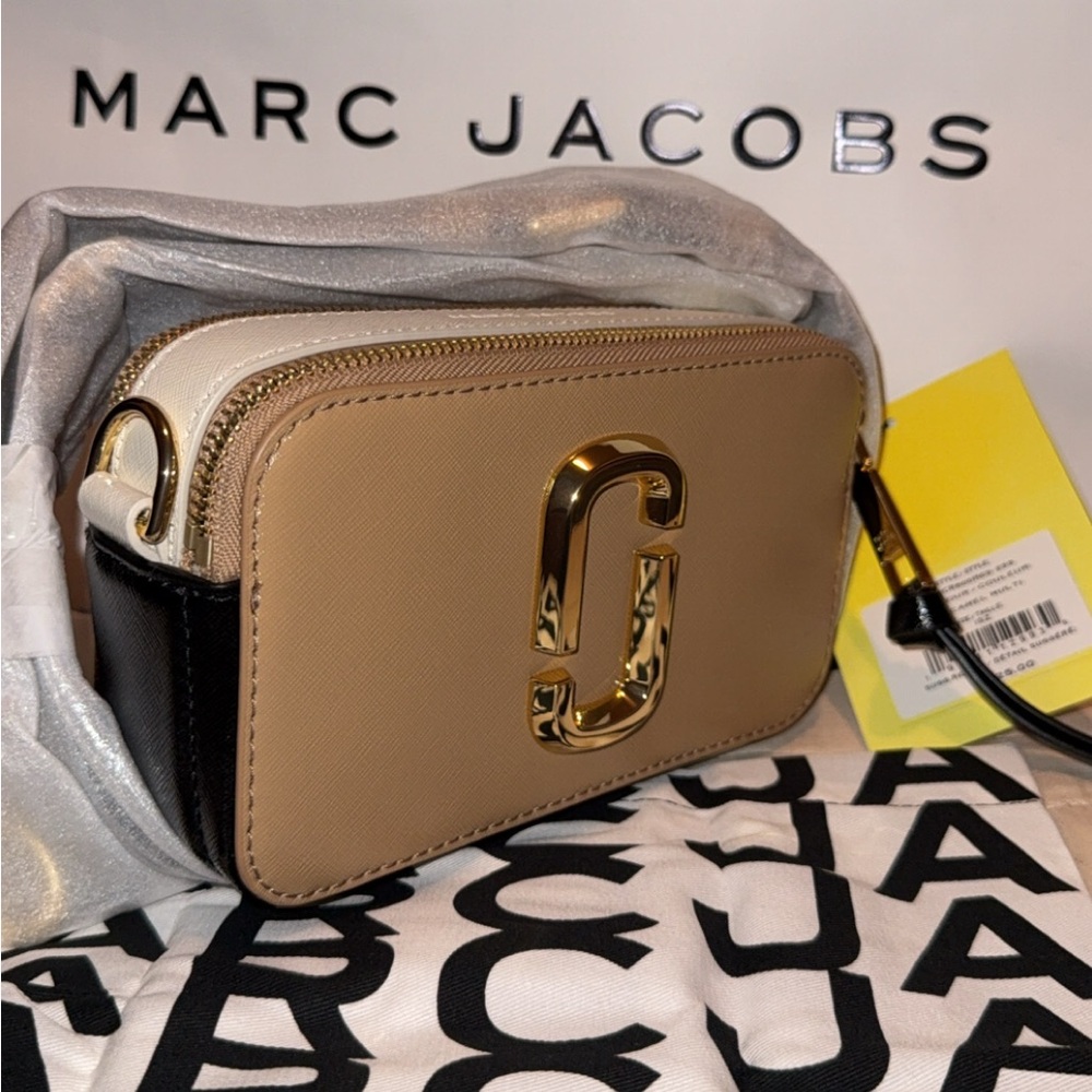 Marc Jacobs The Snapshot...$325 in store/online - Picture 4 of 16